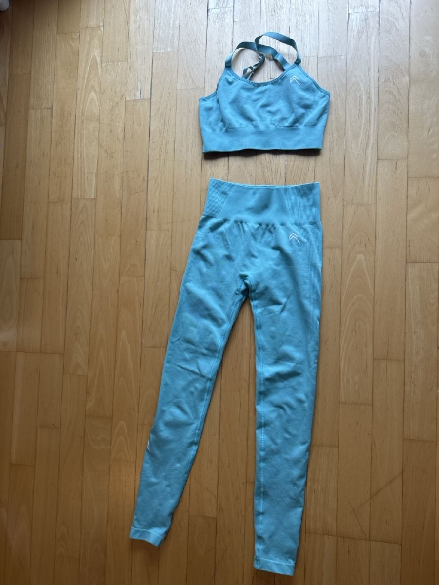 Oner Active Leggings: Oner Active Set – Neu (gemäss Beschreibung) aus Rickenbach-Sulz von hel_yx9y 1
