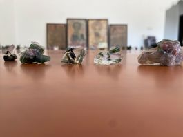 Sechzig natürliches Turmalin- und Weißquarz-Erz