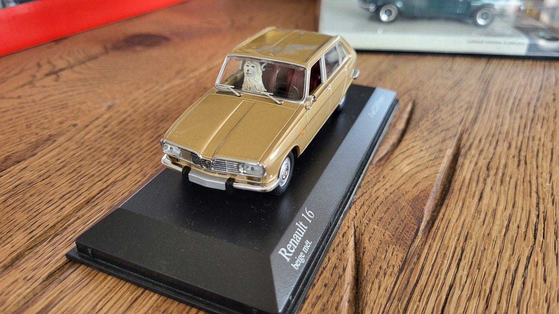 Minichamps Modellini d'auto: Renault 16 mit Hund 1:43 Minichamps – Usato da Rothrist venduto da Juana5 1