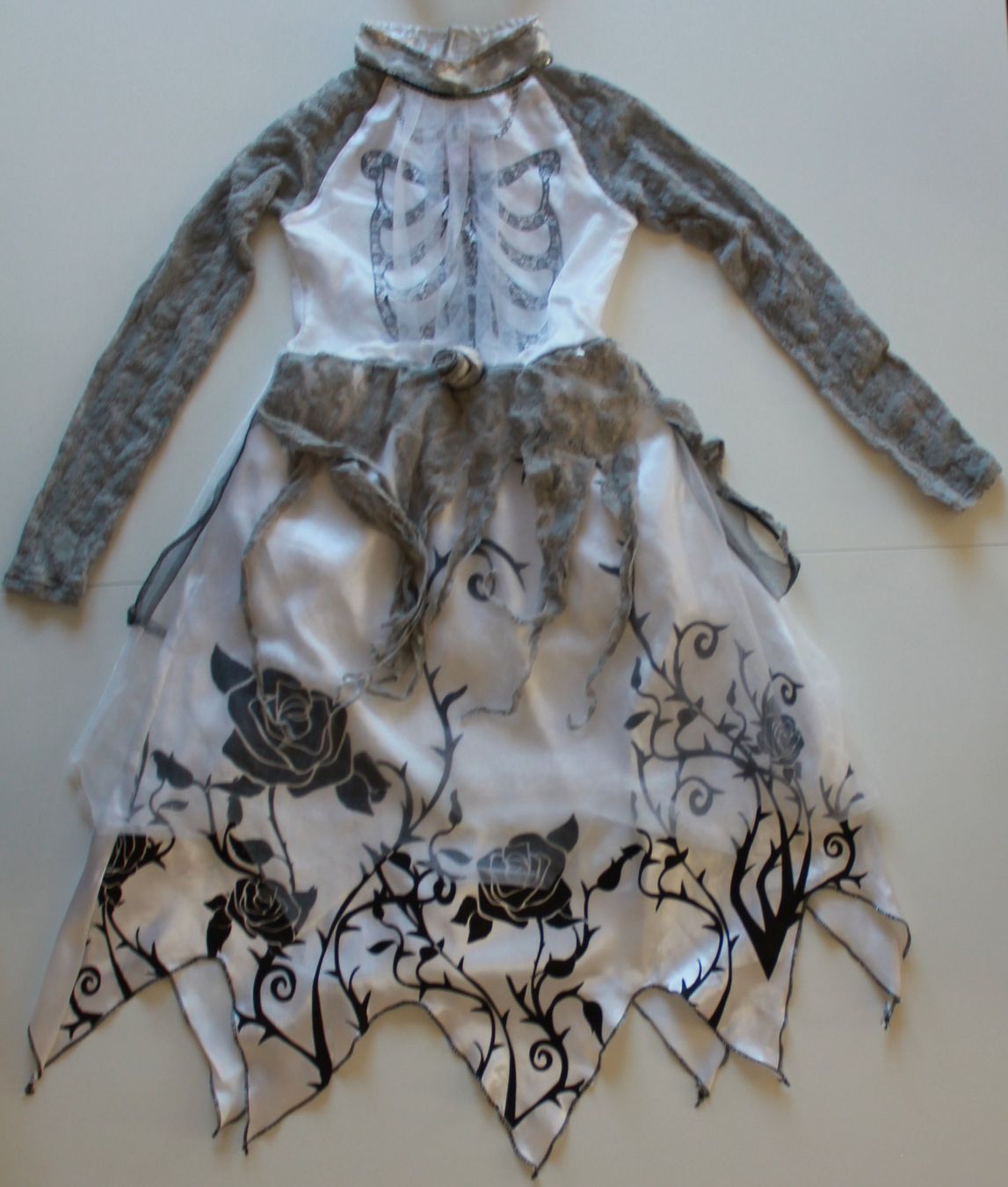 Costumi: Costume squelette / Skelett t. 9 - 10 ans – Usato da Peseux venduto da CoolShoping 1