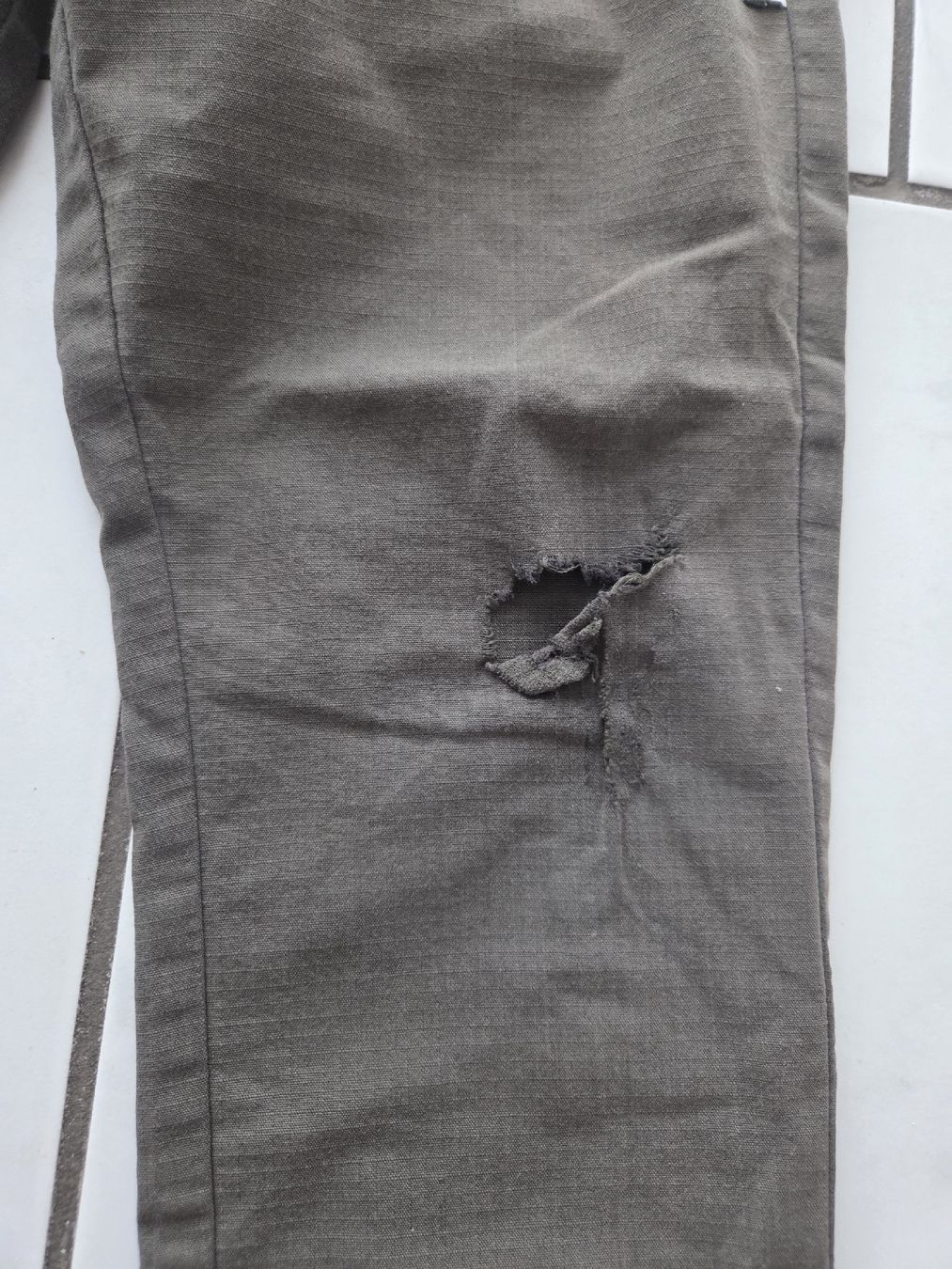 Namuk Pantaloni: Namuk Dash 116/122 mit Loch – Difettoso da Zeiningen venduto da Williner 2
