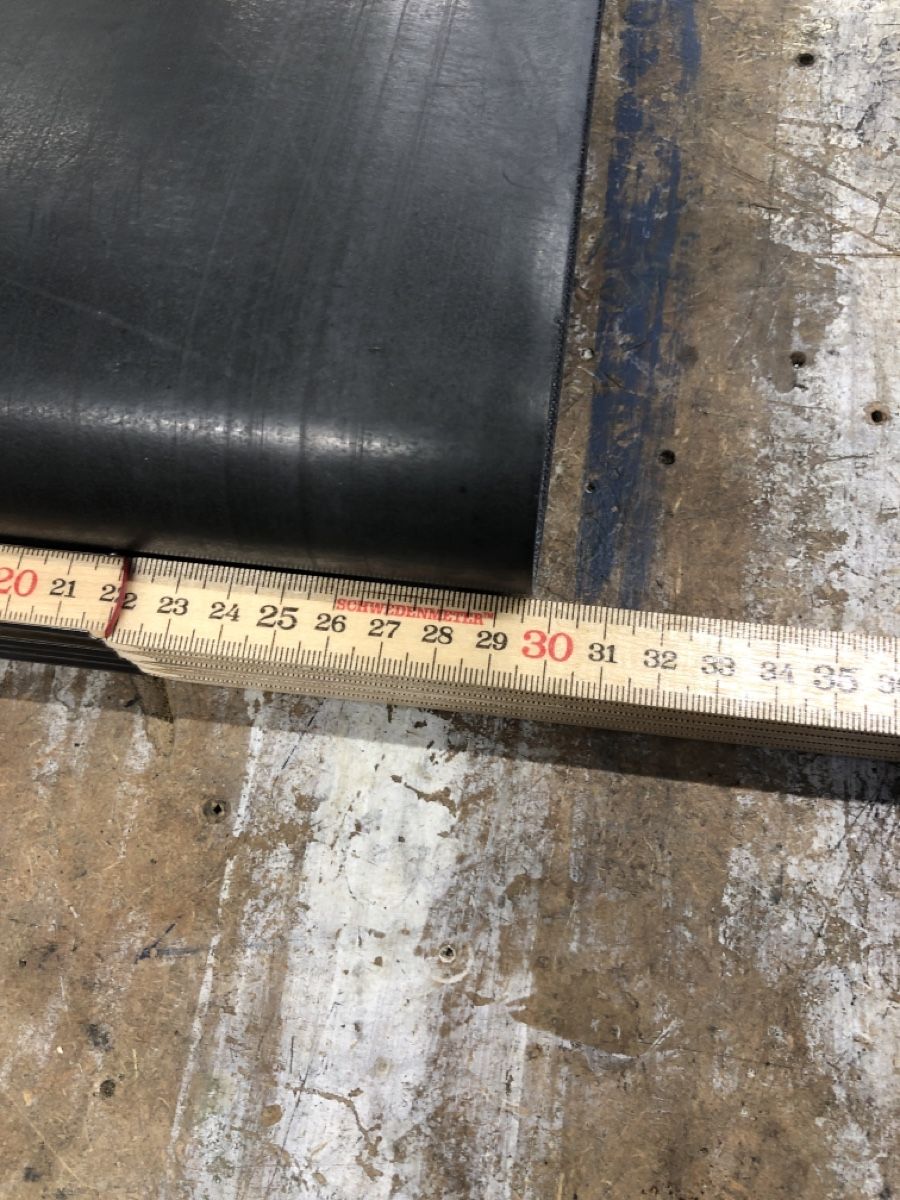 Macchine per carico, silaggio e trasporto: Bande de roulement tapis industriel – Usato da Prilly venduto da Antoine16 1