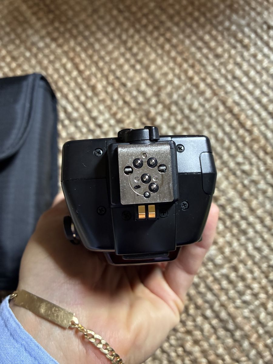 Nikon Flash: Nikon Speedlight SB-800 camera flash with case – Usato da Bern venduto da wisemagpie 8