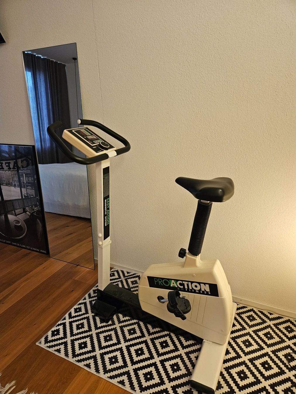 Vélos d'appartement: Schöner einfacher Hometrainer/Heimtrainer – D'occasion à Lenzburg par Dawlish