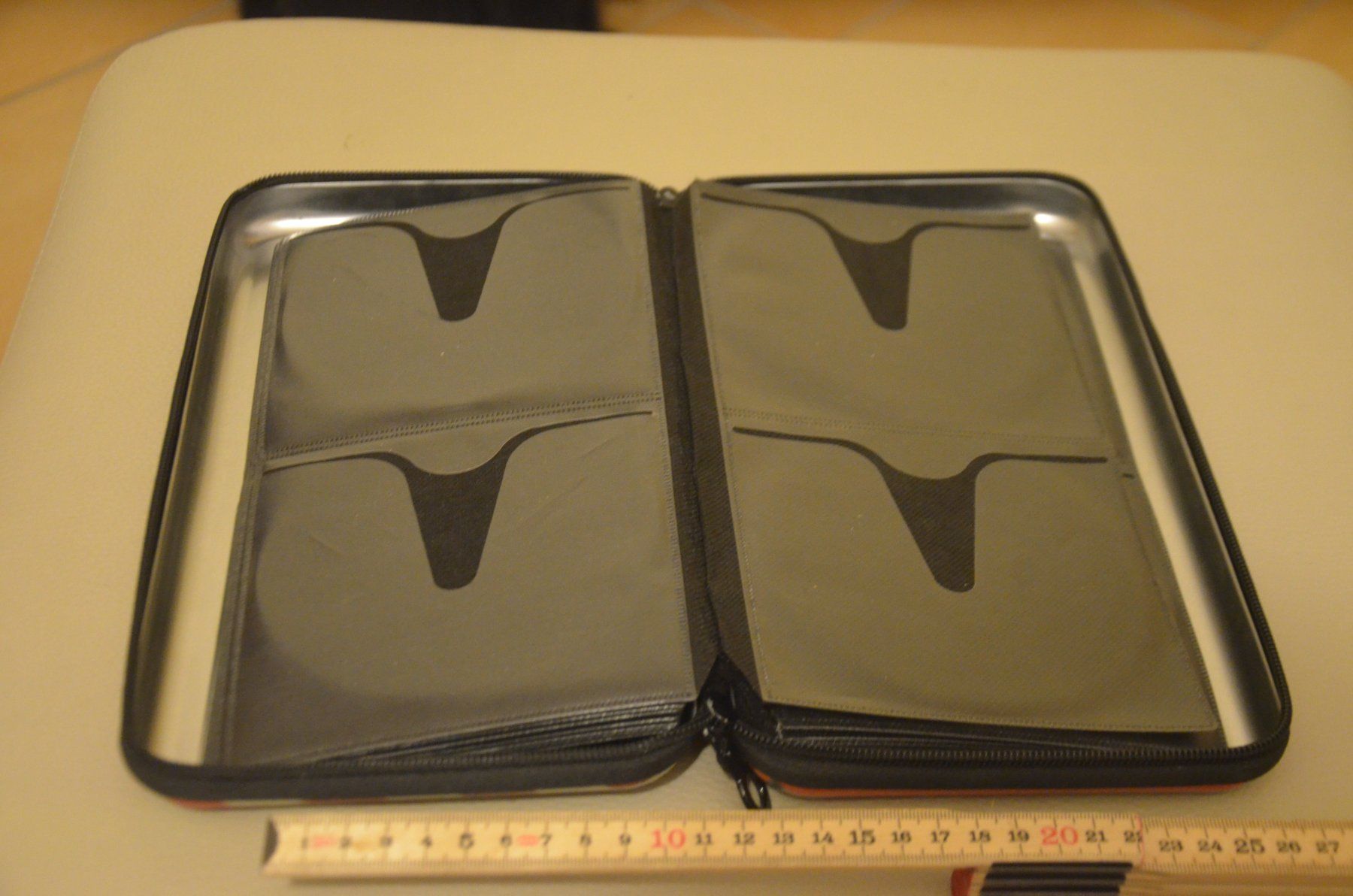 Alle DVDs: DVD ETUI FUR 60 STUCK – Gebraucht aus Chiasso von Dolly015 2