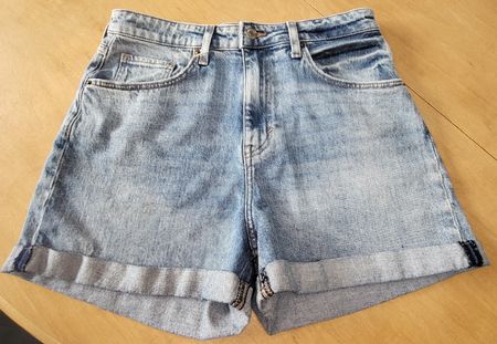 Short mom en jean H&M Taille 40 Été ☀️ comme neuf!