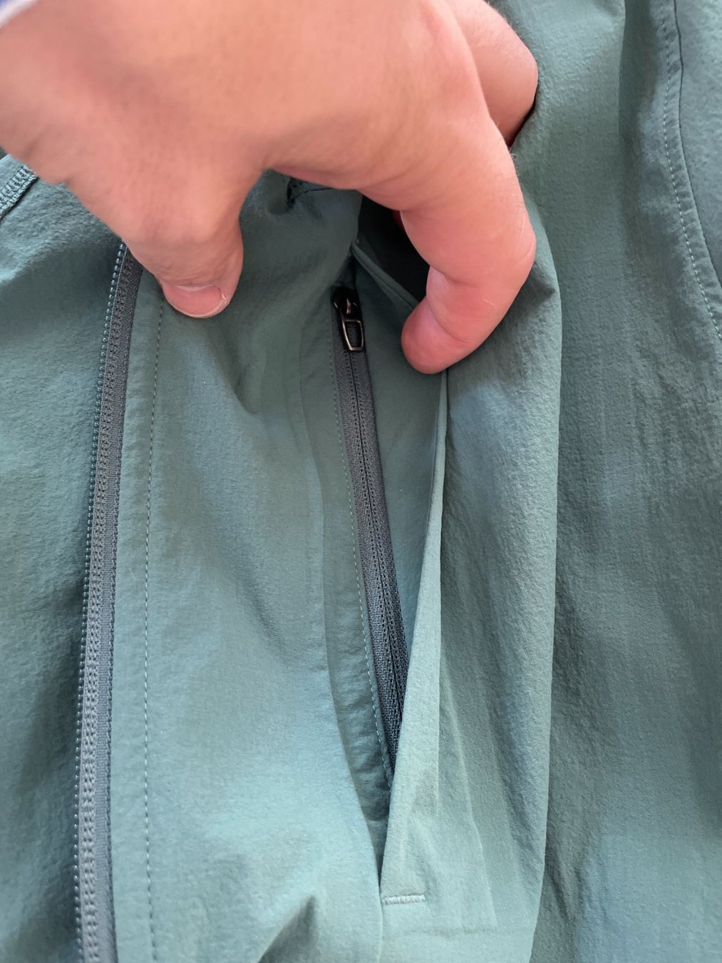 Lululemon Vestes: Herrenjacke Lululemon (Freizeit / Golf) – D'occasion à Zürich par pba_original 6