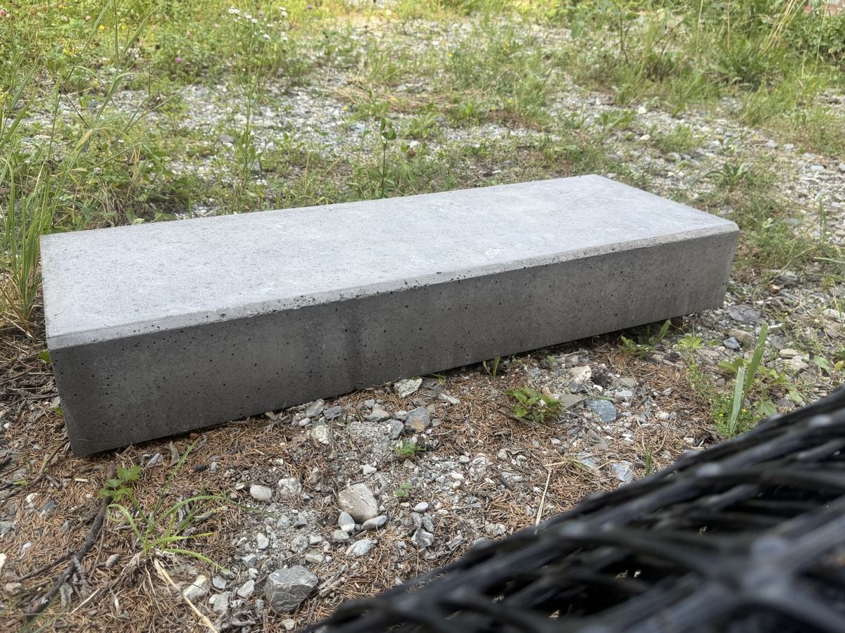 Treppen: Betonblockstufe  – Neu (gemäss Beschreibung) aus Flims Dorf von inf_dj8q