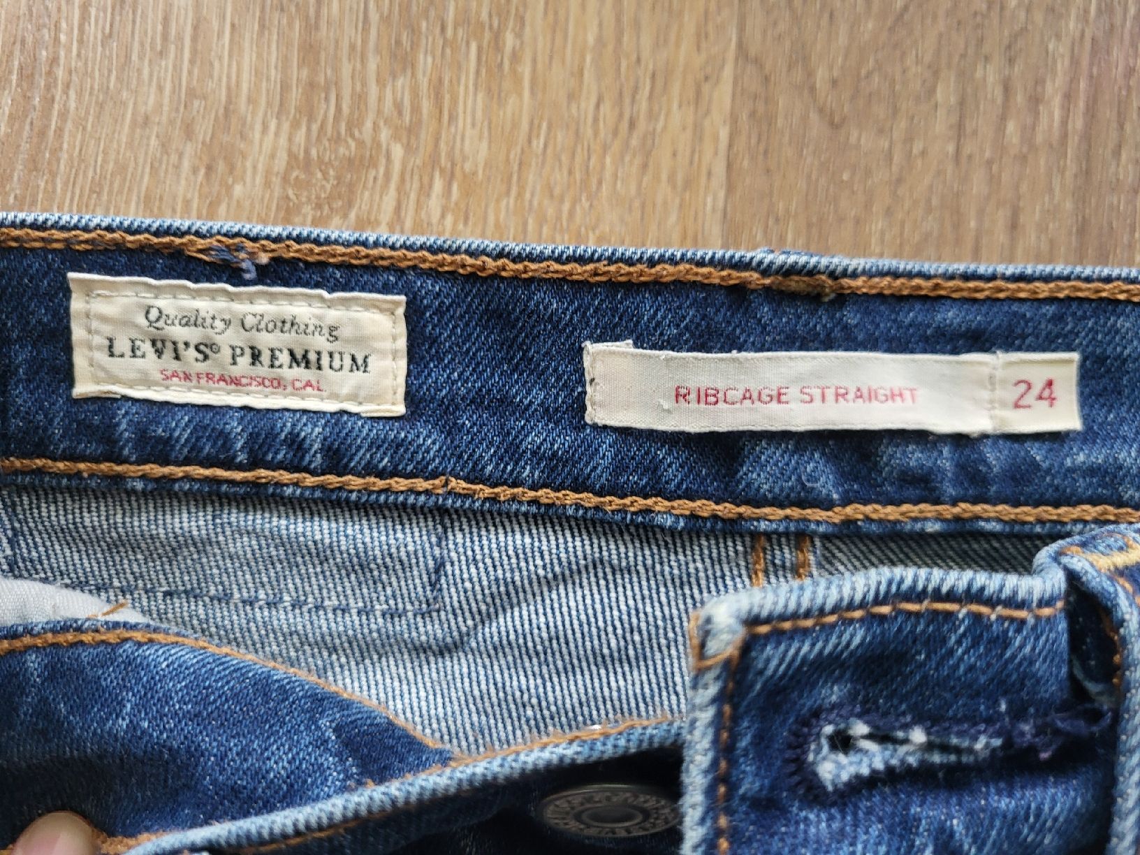Levi's Jeans: Levis Jeans Ribcage Straight W24 L27 – Usato da Luzern venduto da ang_yjz9 1
