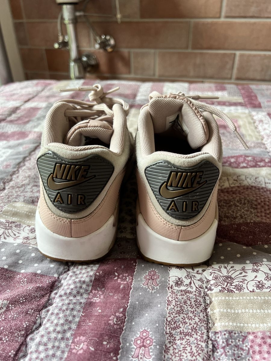 Nike Scarpe da donna: Air Max 90 – Usato da Losone venduto da Nicol 1