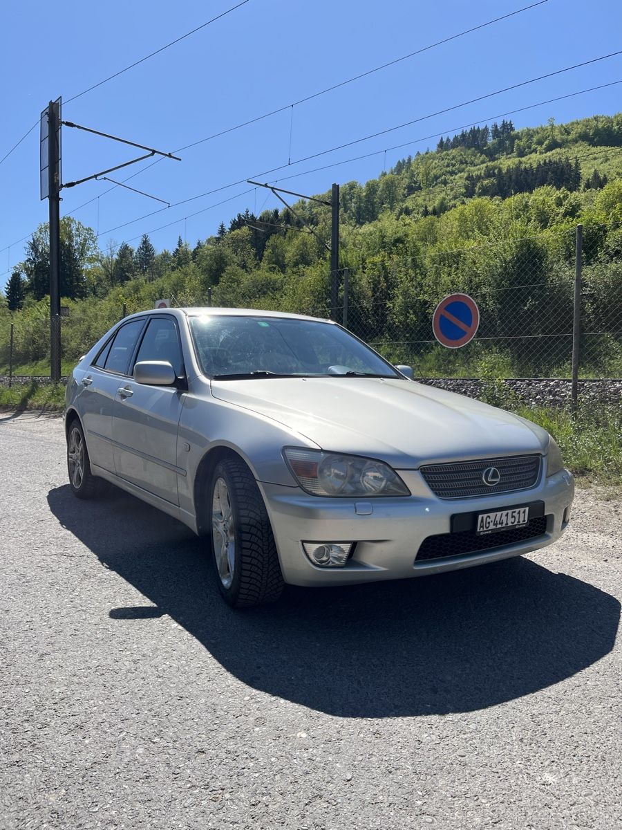 Lexus Autos: Lexus is200 – Gebraucht aus Windisch von nal_kn5x