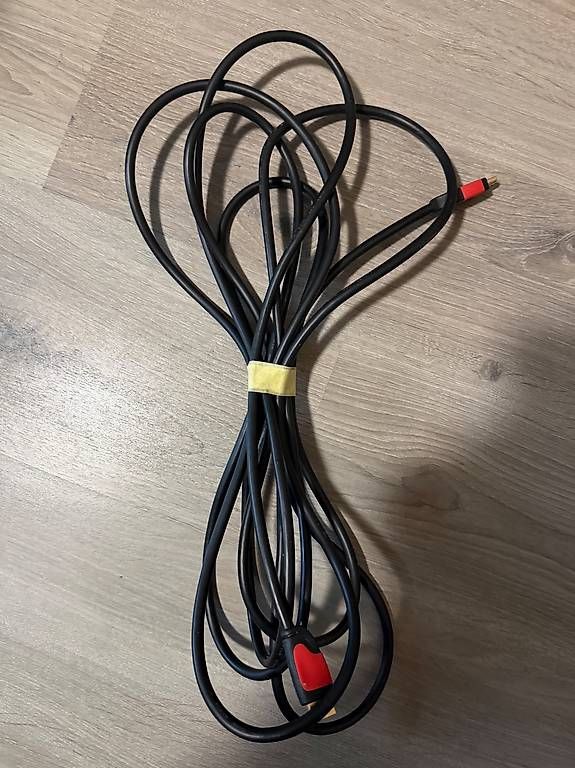 Cavi: Câble HDMI  – Usato da Le Peuchapatte venduto da cle_j2hp