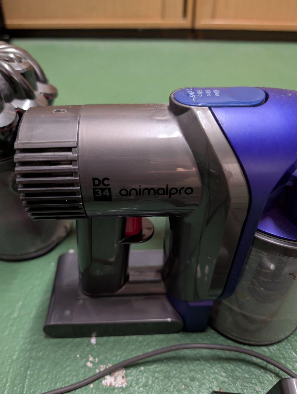 Dyson Aspirapolveri & Accessori: 2x Dyson Staubsauger + Zubehör – Difettoso da Rohrbach venduto da Ride_Santa 3