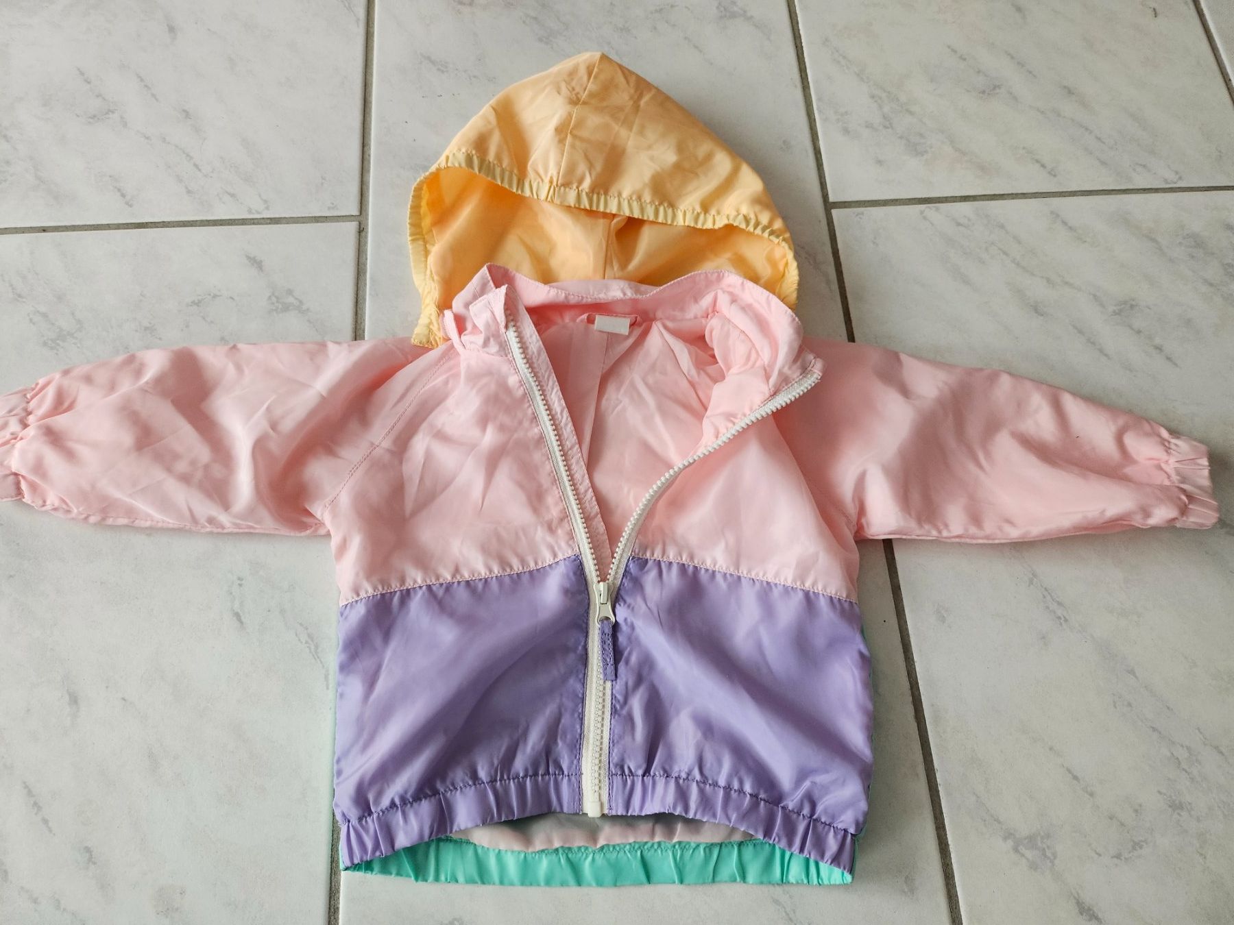 H&M Giacche & Cappotti: Regenjacke 80 – Usato da Kefikon TG venduto da Livline