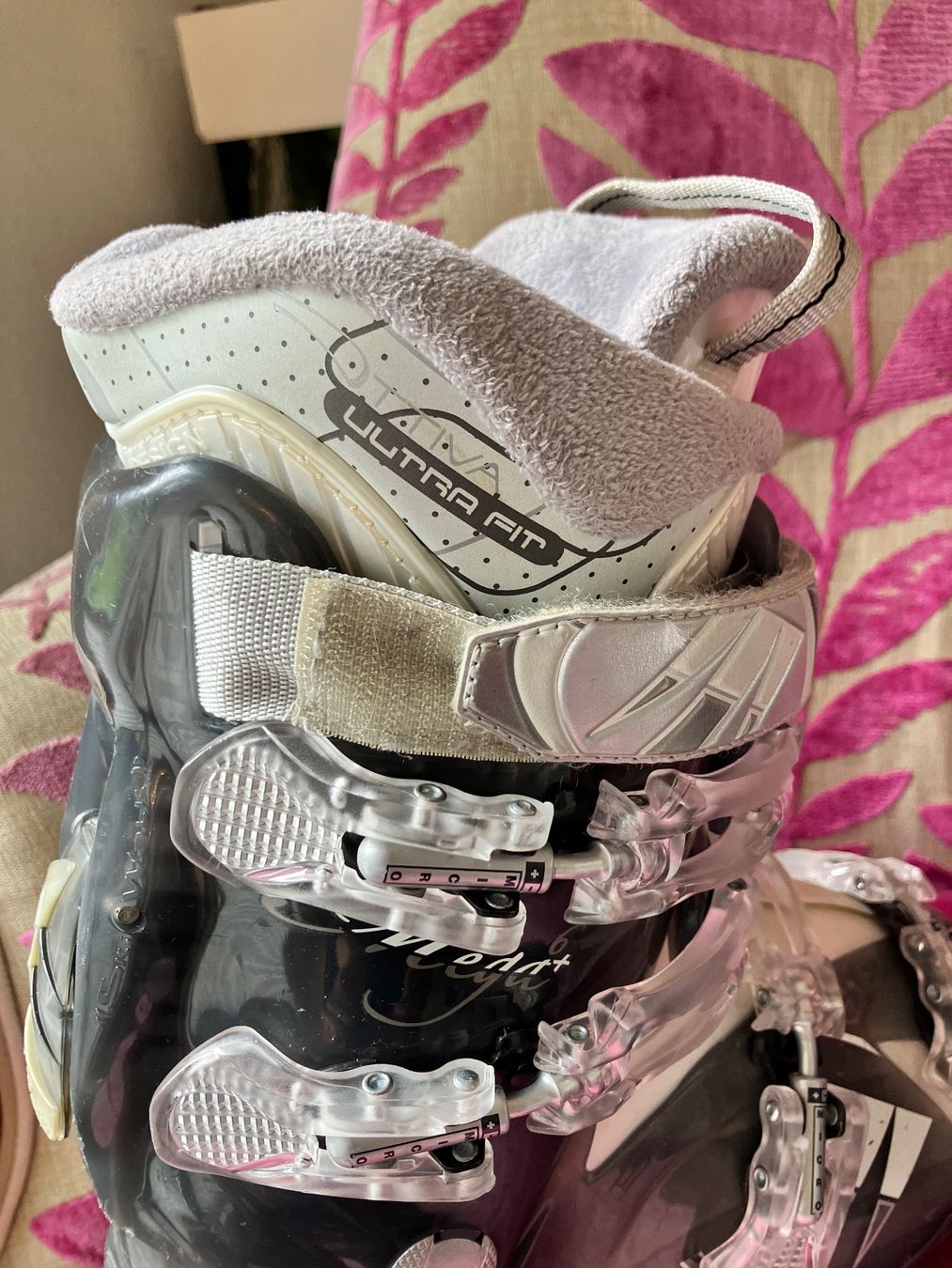 Tecnica Herrenschuhe: Tecnica Mega 6+ Skischuh – Gebraucht aus Binningen von F.M. 3