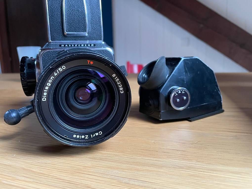 Hasselblad Kamera: Hasselblad 500CM + 3 objectifs – Gebraucht aus Riex von JacksonJennyfer 2