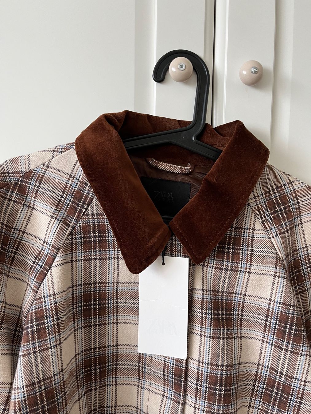 Zara Giacche: Kurzes Jackett mit Cordkragen – Nuovo e nell'imballaggio originale da Allschwil venduto da eyl_bb8q 1
