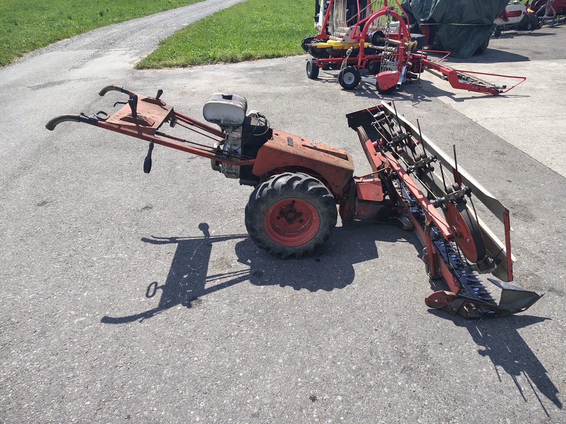 Bucher Tutte le macchine: Bucher Motormäher M700, mit Eingrasung – Usato da Egg SZ venduto da kombi83 2