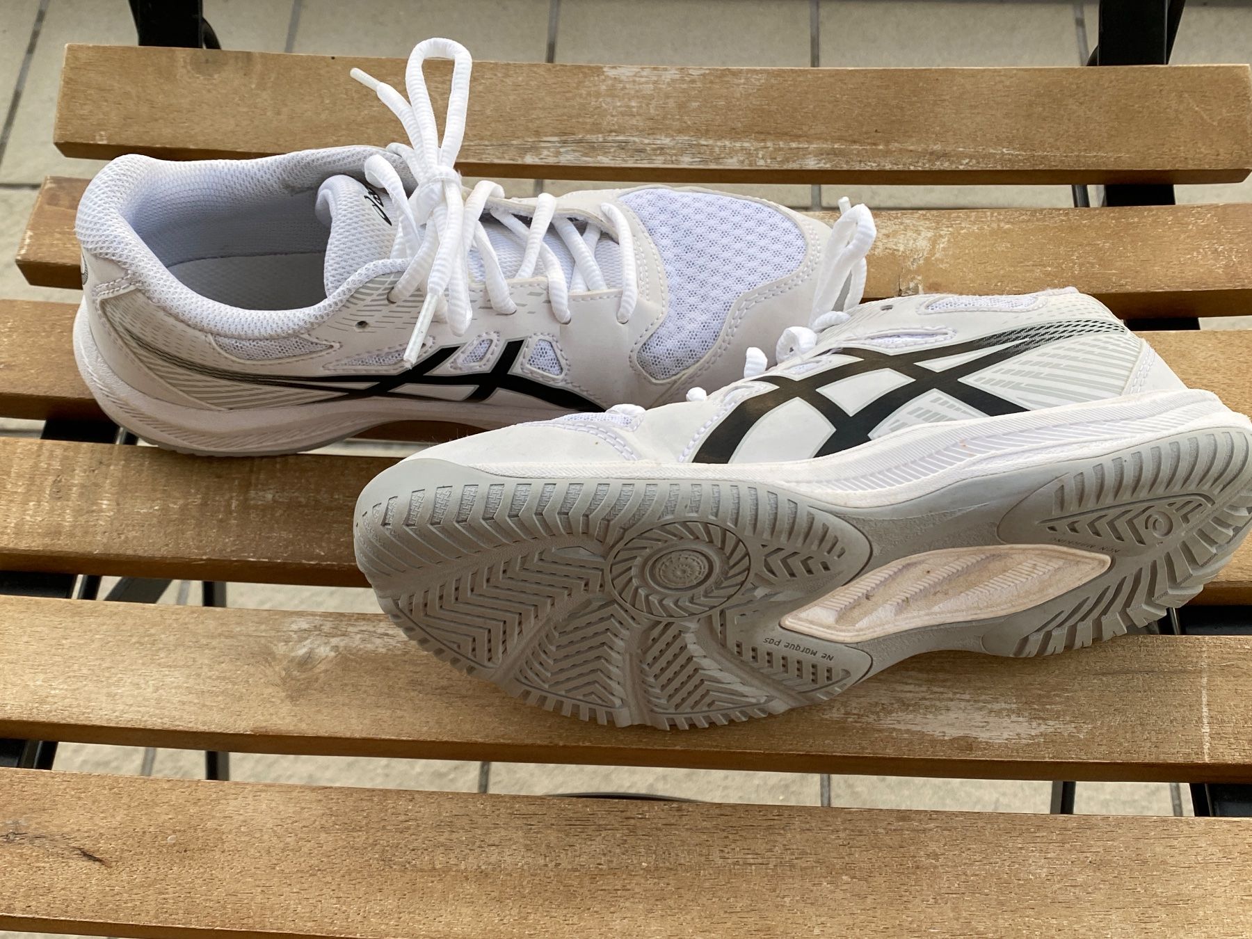 Asics Damenschuhe: ASICS Hallenturnschuh Gr. 37 – Gebraucht aus Schwarzenbach SG von roto06 2