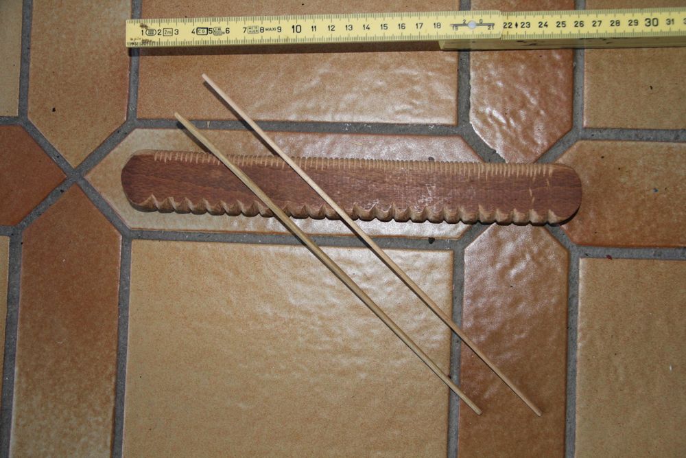 Percussion Rasp (Fein und Grob) mit zwei Sticks (Gebraucht) in ...
