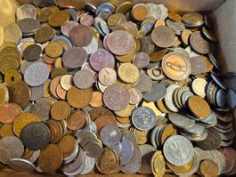 Grosse Sammlung mit 4.5 Kg. Münzen aus aller Welt