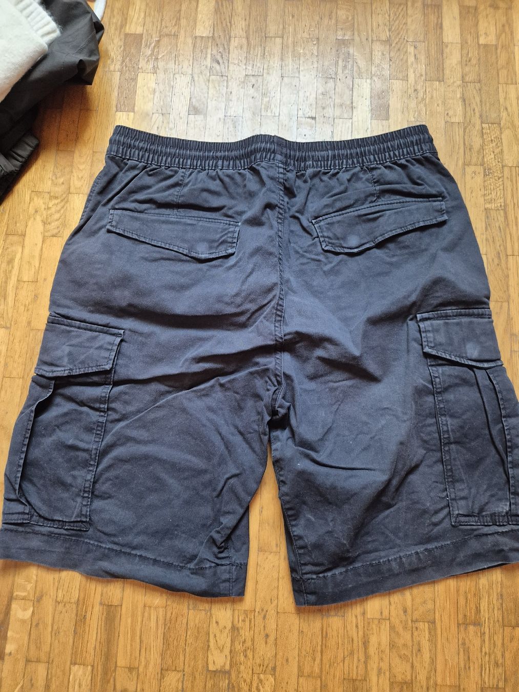 Bershka Pantaloni: Lot de 2 short M – Usato da Petit-Lancy venduto da Tom_mccr 2