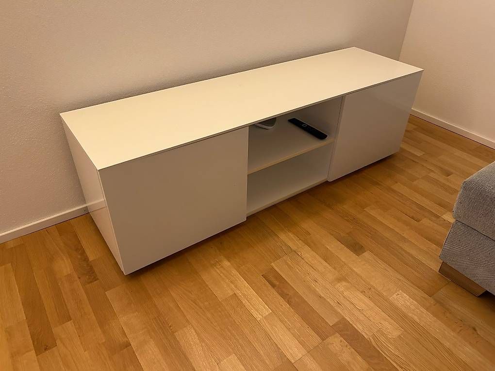 Mobili TV: Meuble TV blanc en super état – Usato da La Tour-de-Trême venduto da Palpon