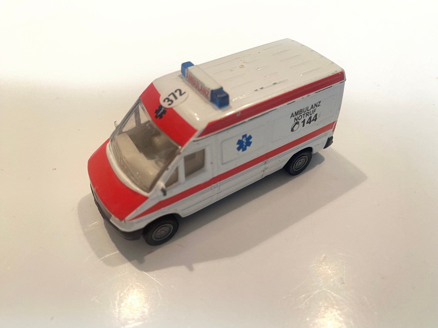 Siku Modellautos: Siku 0804-0805 Ambulanz 372 – Gebraucht aus Kerzers von tisyayasuBE