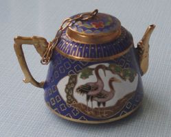 Cloisonné Teekanne mini aus Messing/Zellen-Email H = 4,5cm