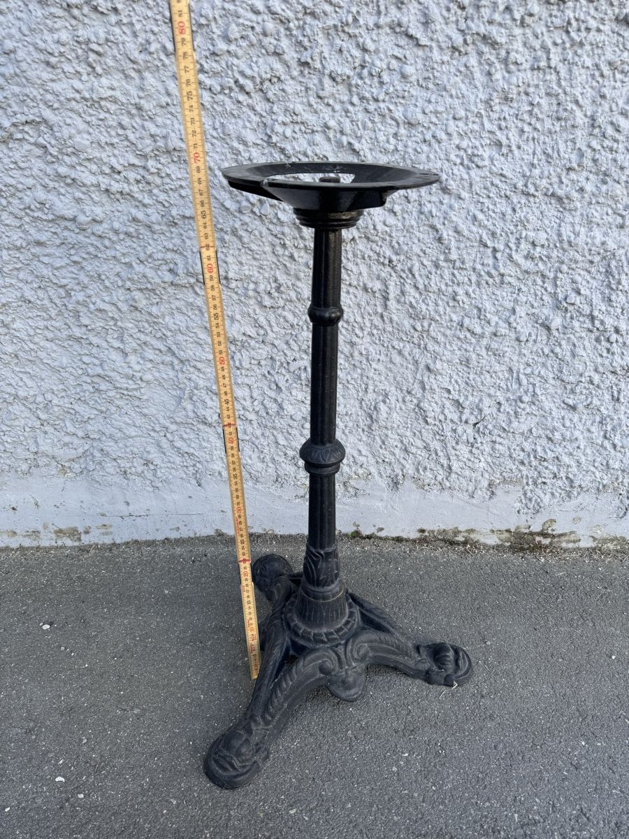 Autres meubles anciens: Tischbein schwarz – D'occasion à Hubersdorf par HolzPart 1