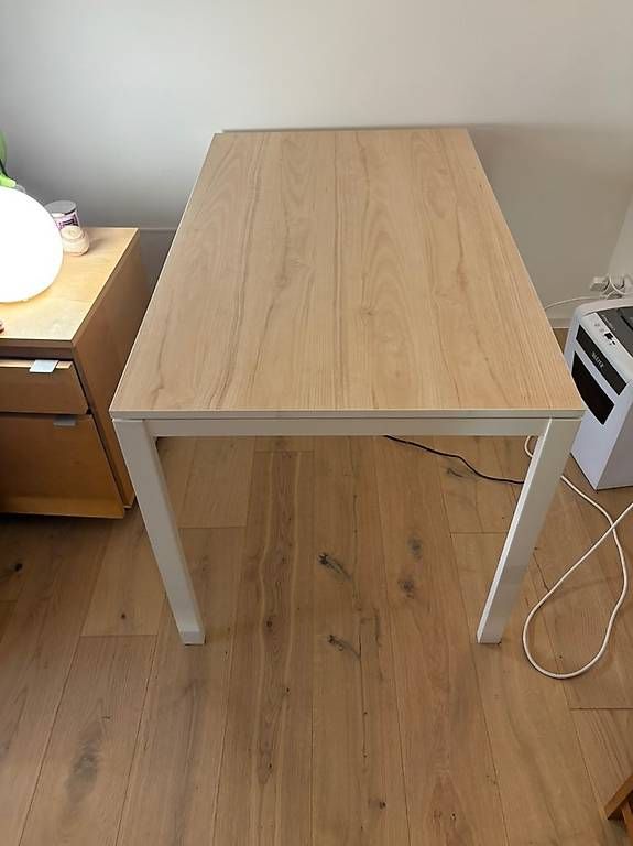Schreibtische: Schreibtisch + Kabelwanne; Desk with Cable Management System – Gebraucht aus Zürich von jac4331