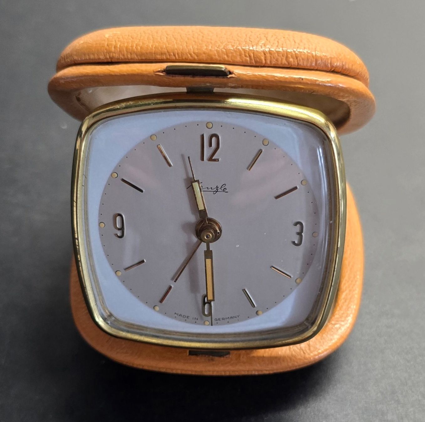 Sveglie: Alter mechanischer Reisewecker / Klappwecker kienzle – Usato da Spreitenbach venduto da designershop65
