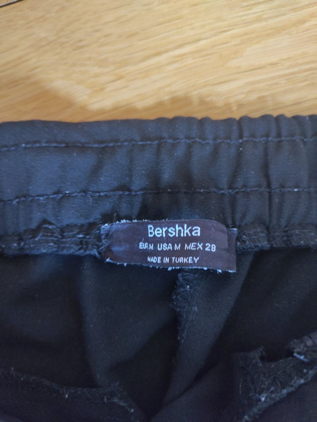 Bershka Pantaloni: Hose – Usato da Bern venduto da Linii 2