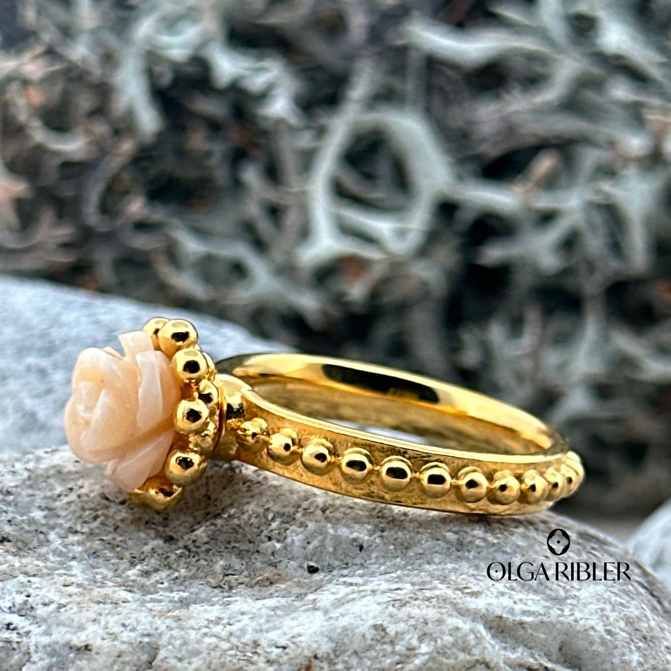 Olga Ribler Anelli: Edelstahl 4 mm  Ring mit Korallenrose,  Ringgrösse 60 – Nuovo (secondo la descrizione) da Luzern venduto da Schmuckoutlet 3