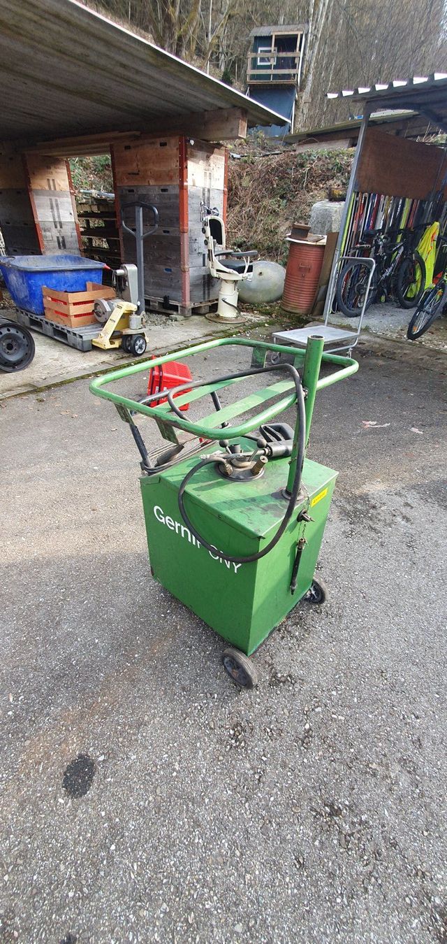Tutte le macchine: Werkstatt BREMSENWASCHGERÄT PROFI GARAGE LIQUIDATION – Usato da Langnau i. E. venduto da Superseven69