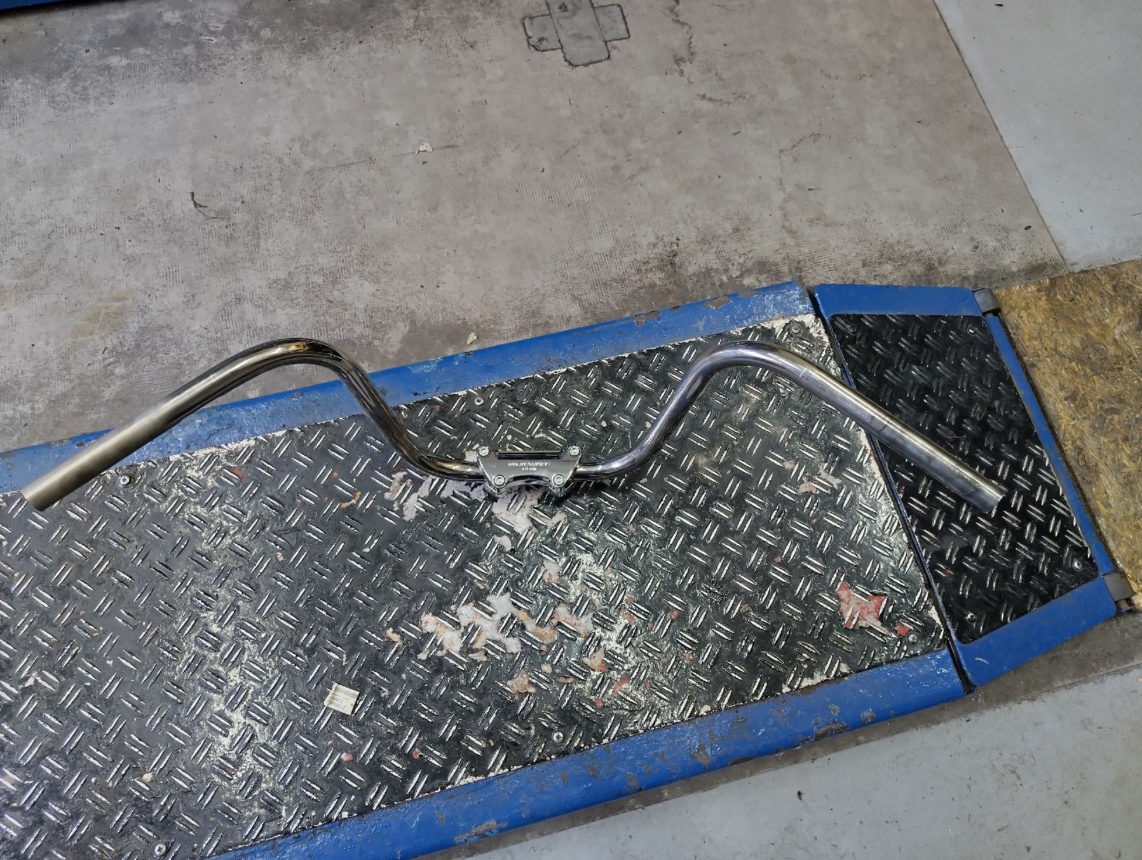 Tutti i ricambio per moto: Guidon Harley Davidson – Usato da Mont-sur-Rolle venduto da moyodanat 1