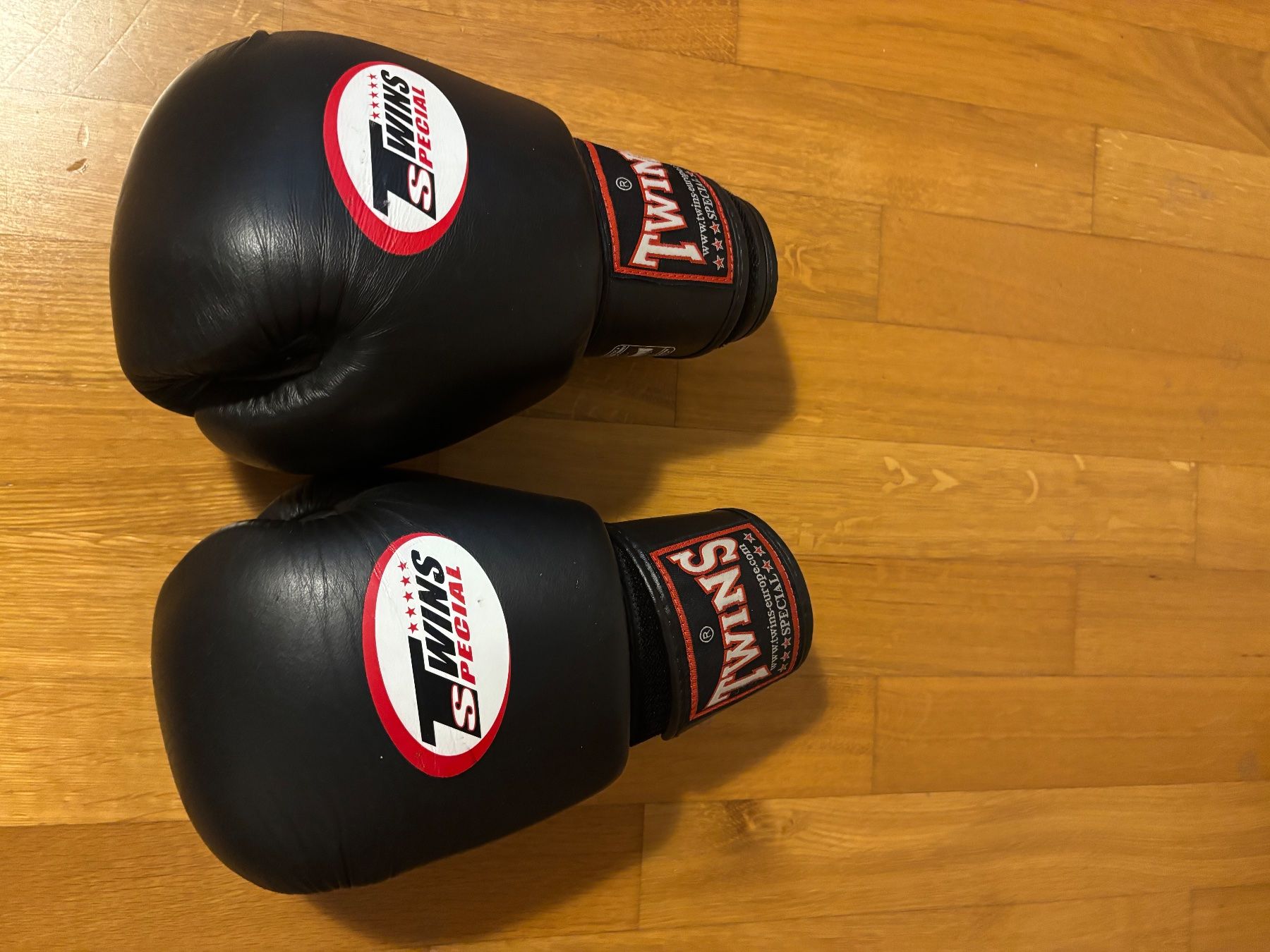 Handschuhe & Handstulpen: Twins Special Boxhandschuhe 14oz – Gebraucht aus Eglisau von mar_s2cf