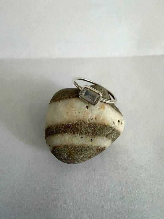 Ringe: Kleiner Mondsteinring - silber – Gebraucht aus Basel von nashylicious 1