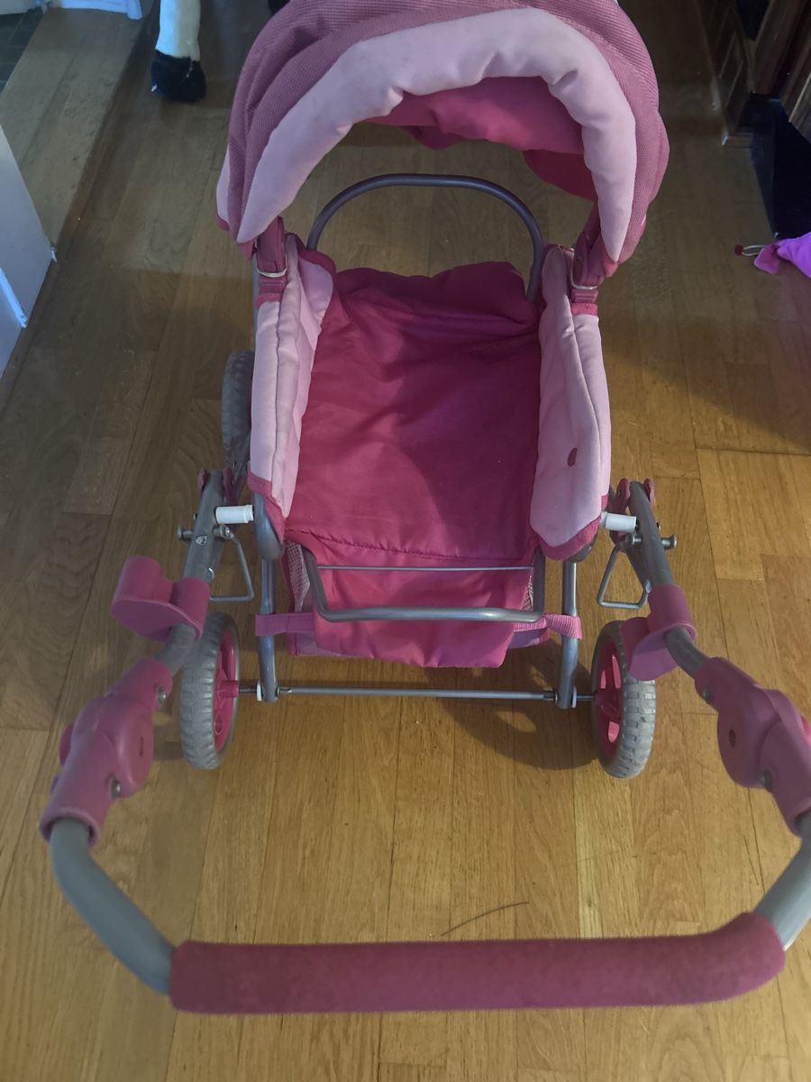 Puppenwagen: Poussette pour poupée rose  – Gebraucht aus St-Prex von mar_f6t6 2