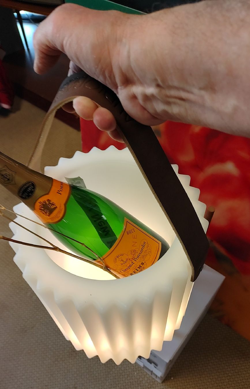 Altro: Bluetooth-Box/DekorLicht/Fla.-Kühler, Ein ideales Geschenk – Nuovo e nell'imballaggio originale da Kirchberg BE venduto da RadioGerber 2