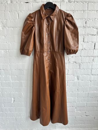 Braunes Kunstlederkleid mit Puffärmeln von Zara