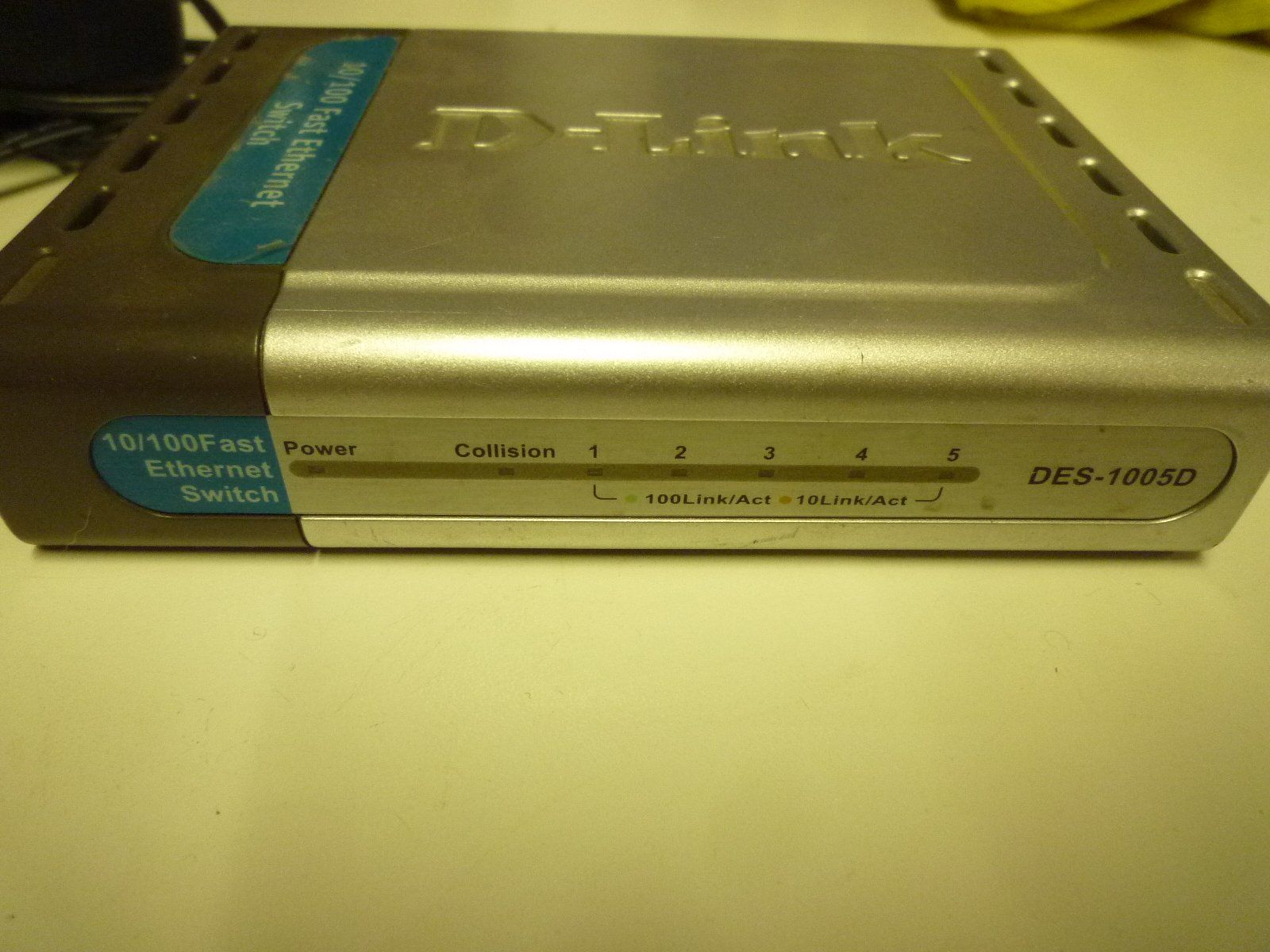 Dlink Modem & Router: D-Link Switsch 5 Port – Usato da Sissach venduto da Gruetter-Moto-Center