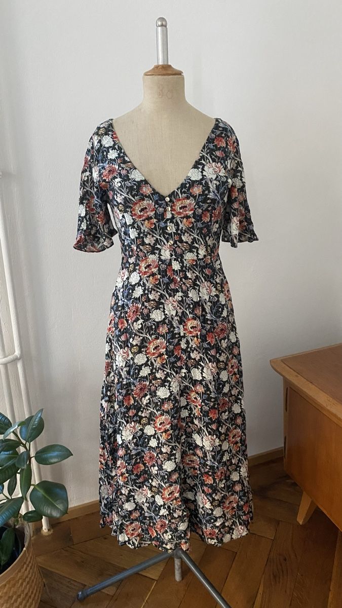 Kleider: Zara Kleid – Gebraucht aus Schaffhausen von melanieisa