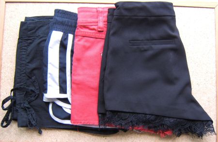 4 PAAR KURZE DAMEN HOSEN / SHORTS