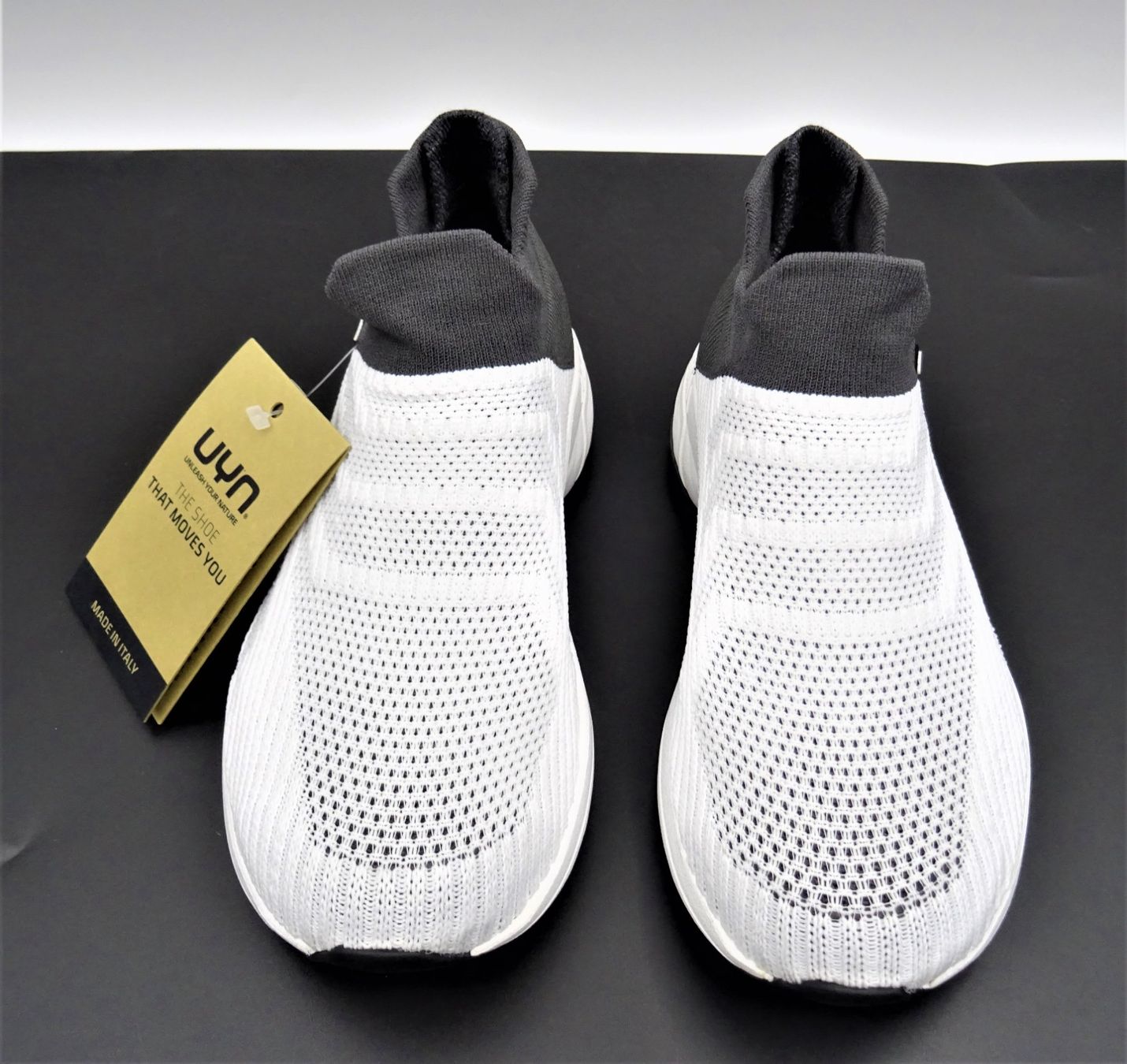UYN Scarpe da donna: UYN FREE FLOW MASTER, WHITE/GREY, GR. 37 – Nuovo (secondo la descrizione) da Winterthur venduto da Restwert_Winterthur 2
