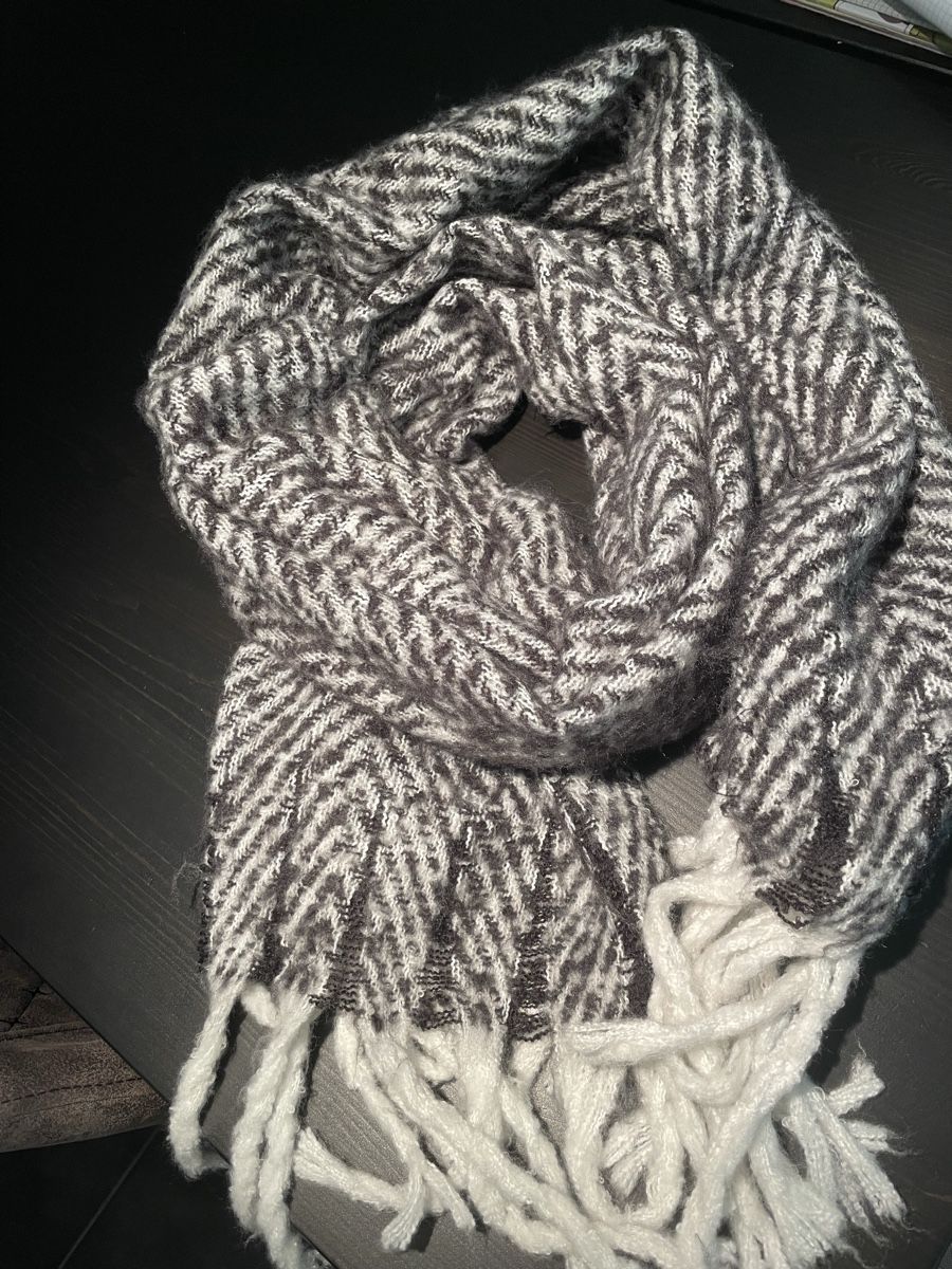 Foulard & Sciarpe: Schal warm – Usato da Büren an der Aare venduto da mii_57vx 2