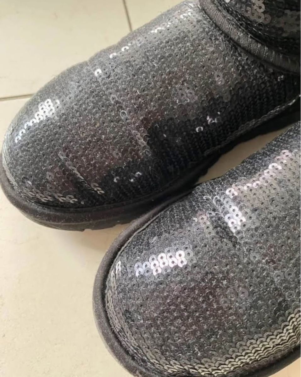Ugg Scarpe da donna: Ugg Boots mit Pailletten Gr. 37 schwarz – Usato da Ellikon an der Thur venduto da Bali1999 2