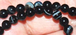 Stein Perlen Strang L-8149 – Schwarz gestreifter Sardonyx Ac