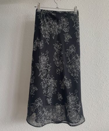 Black flowy midi skirt