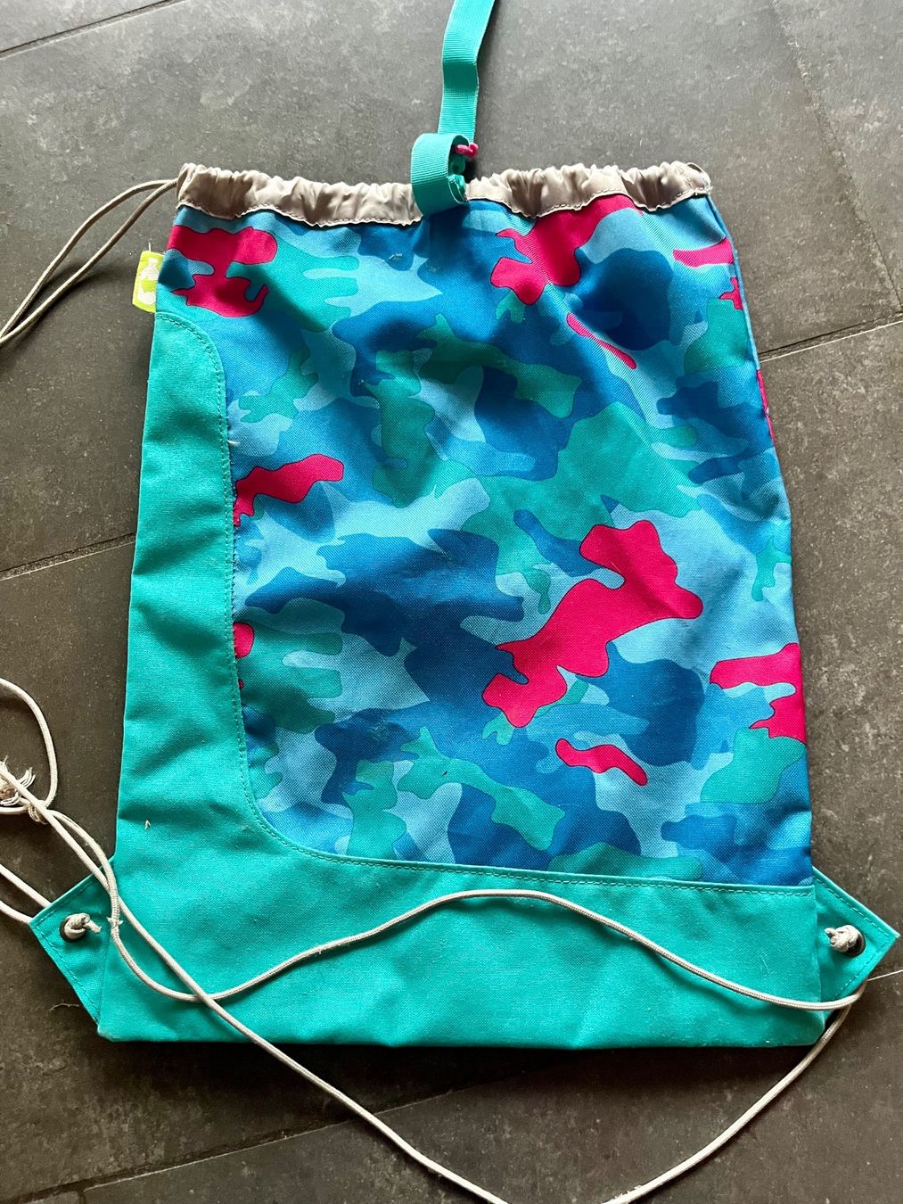 Satch Taschen: Satch Turnsack Sportbeutel Türkis/Pink – Gebraucht aus Domat-Ems von Confidar 1